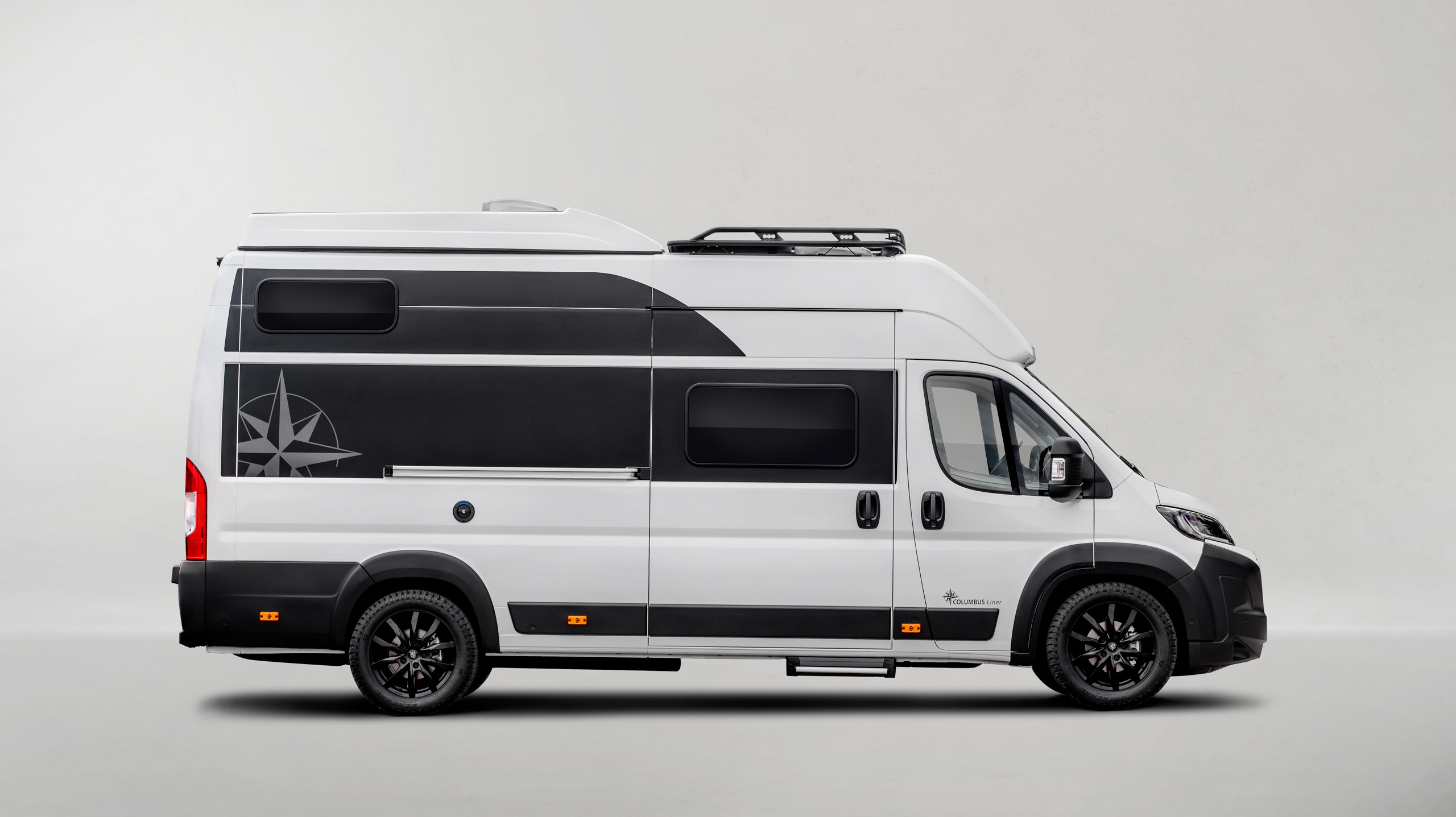 006_Exterieur-Westfalia-Columbus-Liner_Studio-2