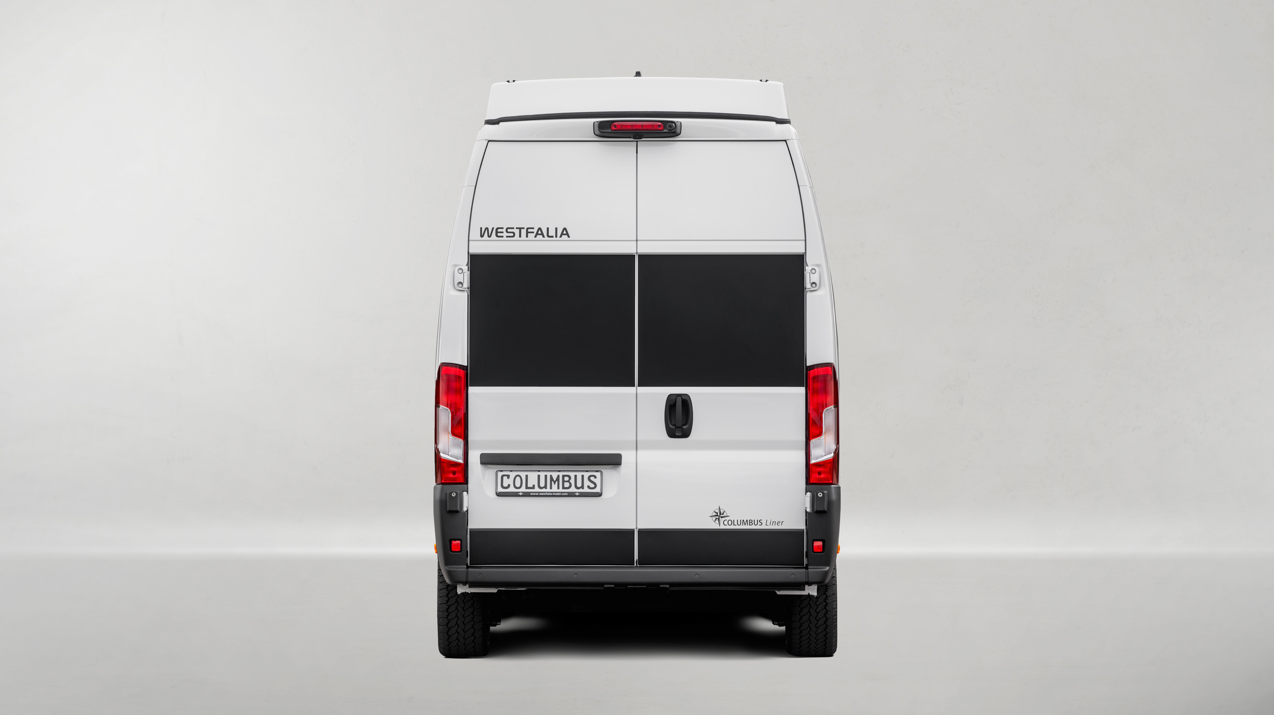 008_Exterieur-Westfalia-Columbus-Liner_Studio-2
